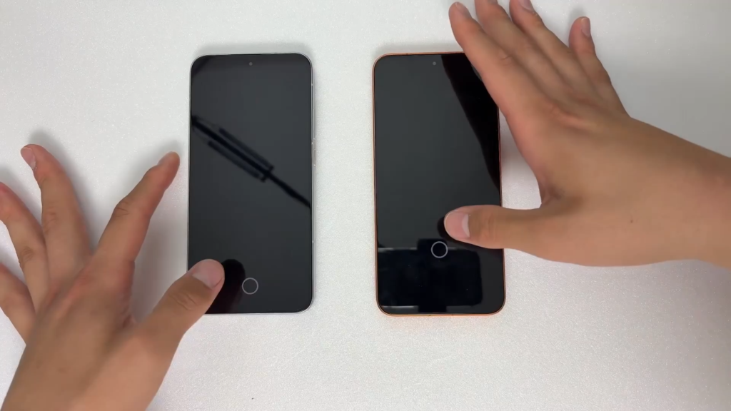 前モデル（F7）の光学式センサーに比べ、認証速度は圧倒的に爆速です。