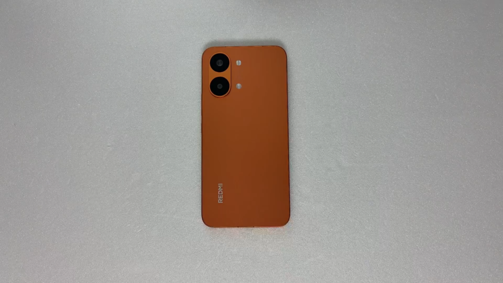 Redmi Turbo 5 Maxのデザイン：ユニボディ採用の「中華オレンジ」